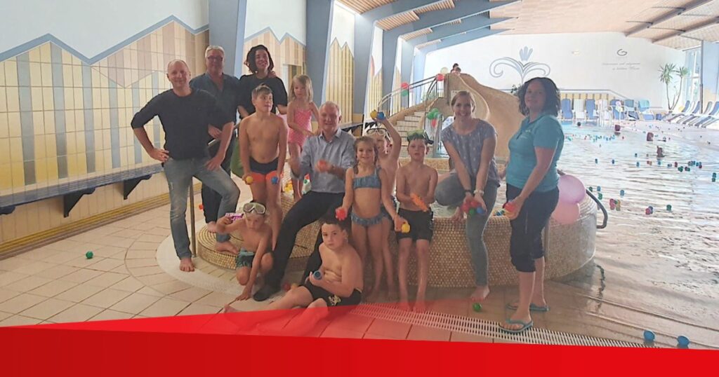 Mit einer Pool-Party in die Sommerferien
